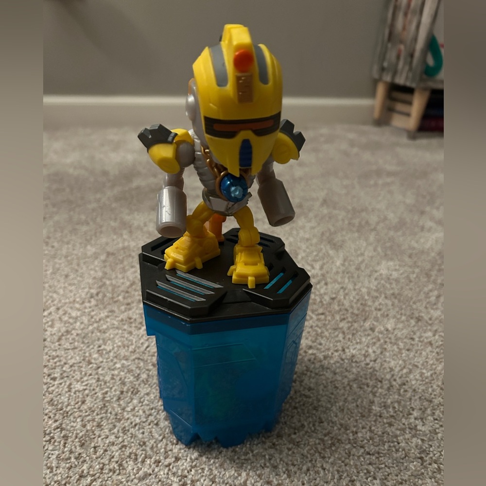 - Treasure X Robot Gold
